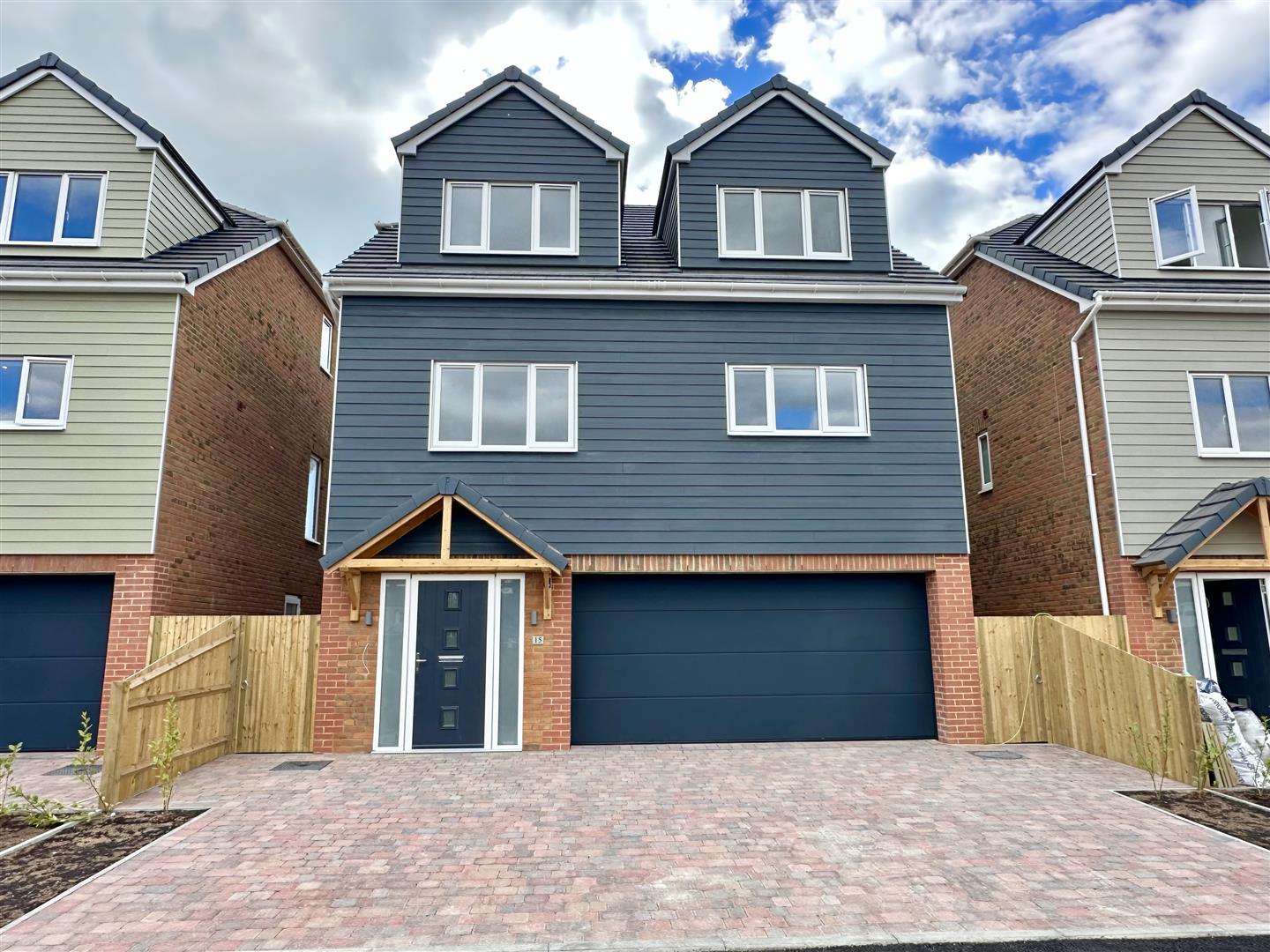 5 bed property in Amsterdam Way, St. Leonards-On-Sea
